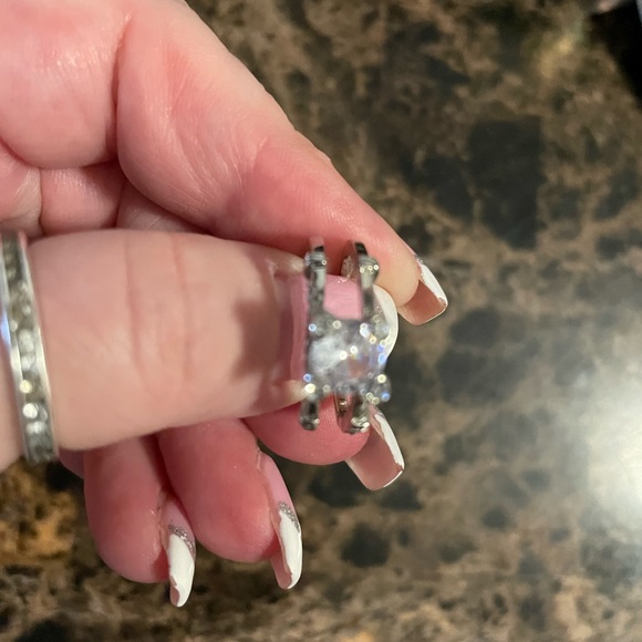 Woman - Picture 3 of 3